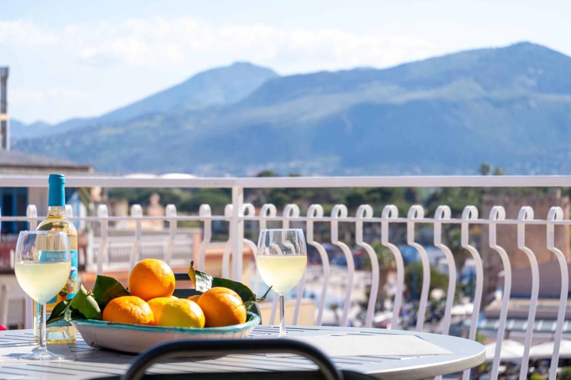 Апартаменты Mondello Sunsea House Экстерьер фото