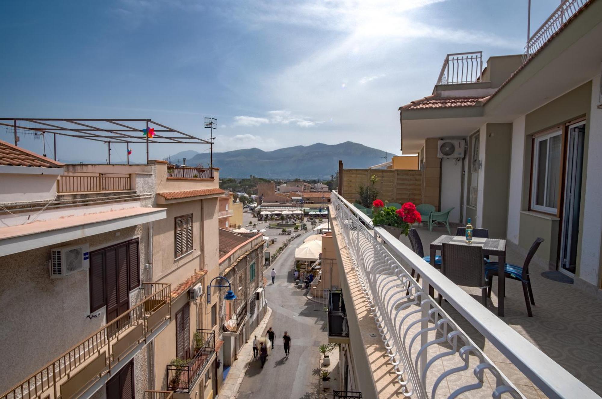 Апартаменты Mondello Sunsea House Экстерьер фото